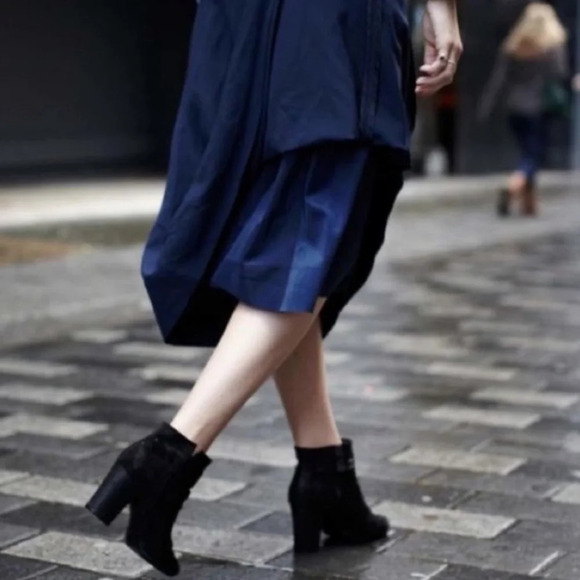 Maison Margiela x H&M Skirt Asymmetric Navy Midi sold out unique classy designer - Picture 4 of 12